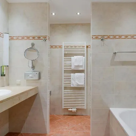 Salzburger Hof Hotel 4*